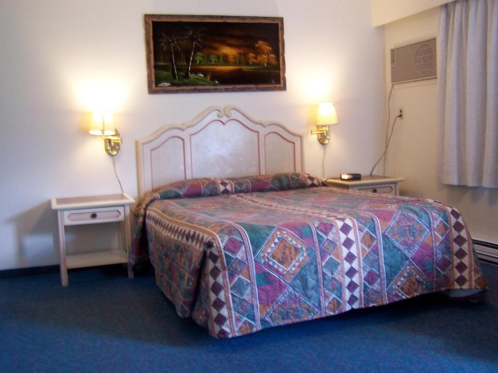 Round-Up Motel Clinton Rum bild